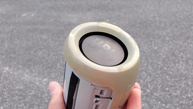 Motley Crew - JBL Flip 3 Bass Test (70%)