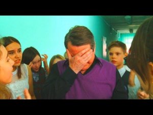 Пашка влюбился! Юрий Иванович уходит из школы...