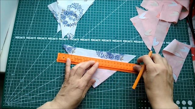 Снова простенький блок из остатков ткани собираем полотно Часть 2 смотреть онлайн