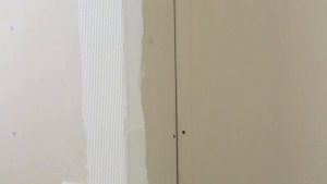 Как приклеить ленту для углов с помощью шпаклевки и гребенки. Секрет профессионалов DANOGIPS.