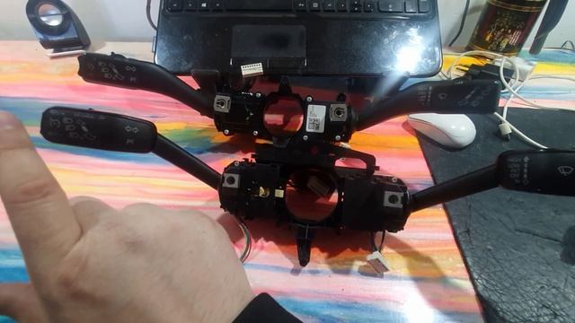 Ako demontovať páčky pre stierače a tempomat + generačné rozdiely 2004-2021 VW group смотреть онлайн