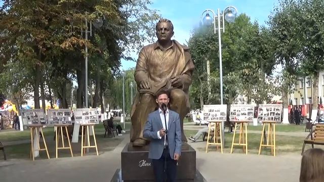 АНДРЕЙ БАРАНОВ ЧИТАЕТ СТИХИ В ДОБРУШЕ НА ДЕНЬ БЕЛОРУССКОЙ ПИСЬМЕННОСТИ 4.09.2022г.г.ДОБРУШ БЕЛАРУСЬ смотреть онлайн