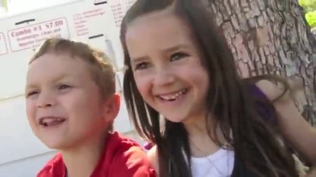 как ликуют мальчик когда девочки их целуют смотреть онлайн