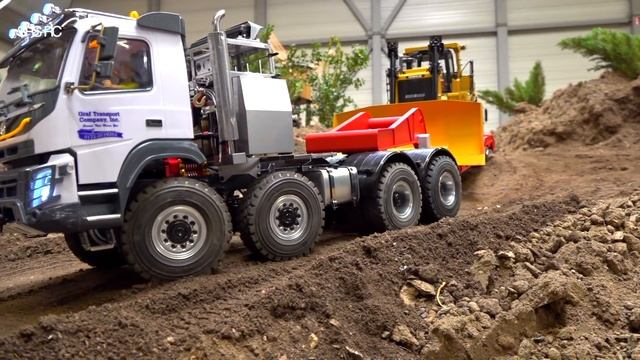 BEST OF STUCKING RC TRUCKS// EXTREME OFFRAOD RC TRUCK AT THE CONSTRUCTION SITE// RC SCALER IN WATER смотреть онлайн