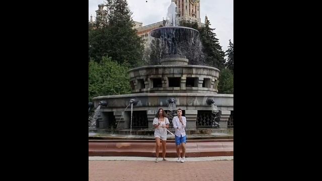 Тик ток dance под трек "Sigamos Bailando" ???