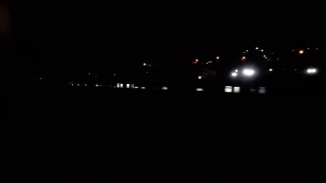 (Божественный свисток!). Электровоз ВЛ10-913 с туристическим поездом N°928 "Сочи" Гагра-Туапсе. смотреть онлайн