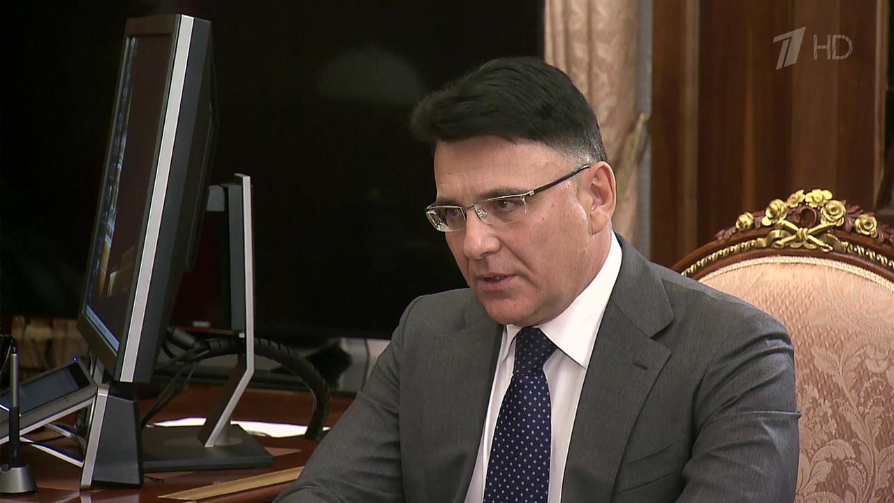 Владимир Путин провел рабочую встречу с главой Роскомнадзора Александром Жаровым