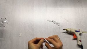 Декор свадебных бокалов в белом цвете бисером и росписью. Мастер-класс декор и роспись по стеклу