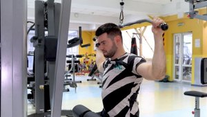 Коротко и Ясно.Упражнение для верхней части широчайших мышц: тяга вертикального блока за голову