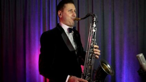 Miley Cyrus "Flowers" saxophone cover by Tomas Sax