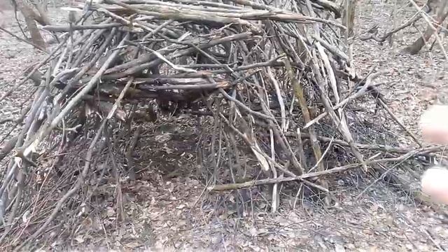 Как сделать шалаш без инструментов смотреть онлайн