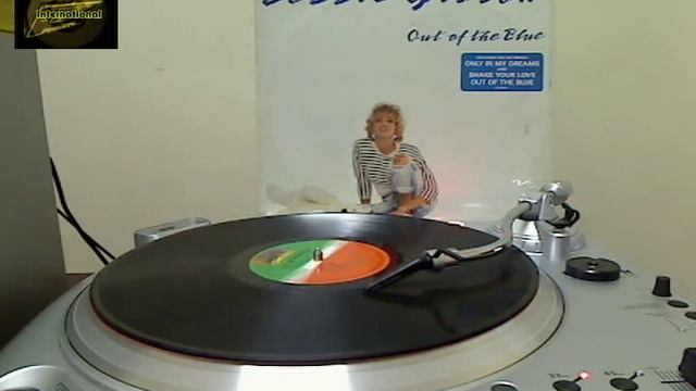 DEBBIE GIBSON - Between The Lines (Vinyl) смотреть онлайн