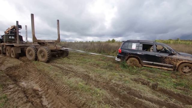 LandCruiser 200 против Лесовоза смотреть онлайн