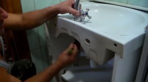 Нельзя снять смеситель?