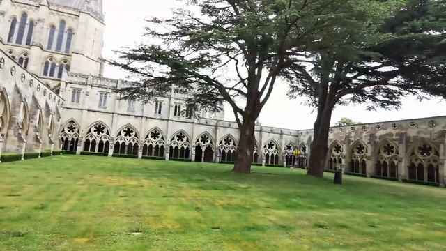 Salisbury Cathedral - The highest church spire in the United Kingdom! ‖ Ester Beatty смотреть онлайн