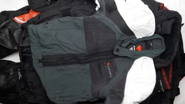 11959 Мотоодежда микс (экипировка) (extra) 3 пак. 40,9кг. 7,5€/кг. 28шт. смотреть онлайн