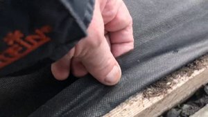 супер способ агроволокно укладываем в теплице