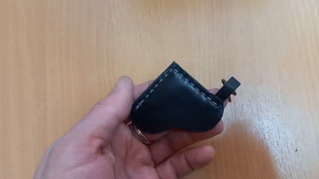 Сердечко из кожи брелок подарок на 8 марта сделанный своими руками