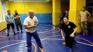 Обезоруживание. Пистолет .Угроза спереди. В.Н.Крючков