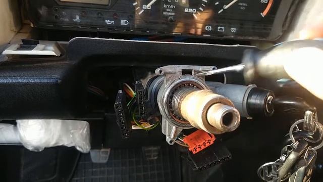 Неудачное устранение люфта рулевой колонки пассат б3. Broken bearing of steering column passat35i смотреть онлайн