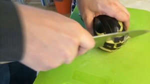 Режем баклажан кубиками