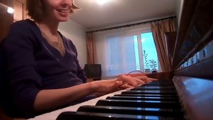 Салют, Вера! Тренирую новый аккомпанемент на пианино)