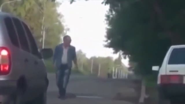 Мгновенная карма! Бабы получают по заслугам