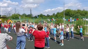 Флешмоб ко Дню России 2022года в детском саду