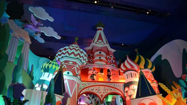 Путешествие по аттракциону It's a small world, Диснейленд, Париж смотреть онлайн