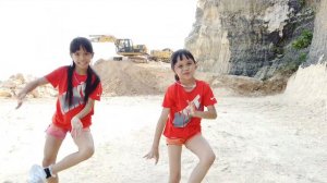 TIKTOK GELAY | GOYANG GELAY BY FLO DAN FLA | MELASTY BEACH BALI | DANCE ANAK ANAK