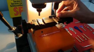 Станок KURT PN80 Видео 5: принцип губок дополнительные возможности