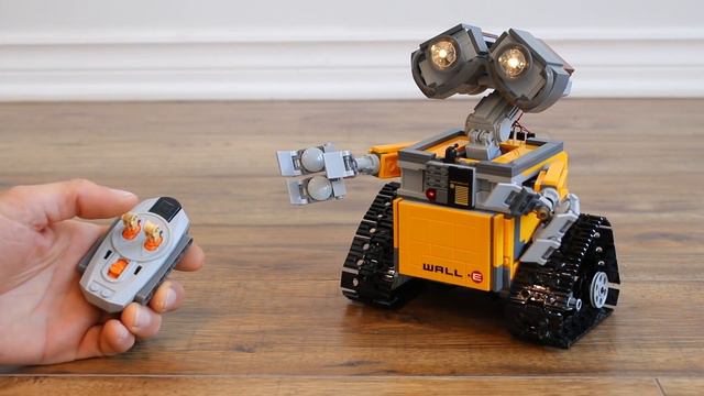 PFx Brick Demo - LEGO Wall-E 21303 смотреть онлайн
