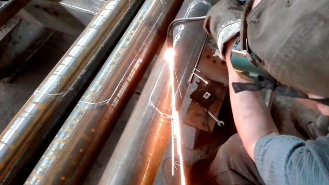 Фонарные столбы, вырез люка. смотреть онлайн