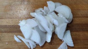 Салат из помидоров с перцем и луком