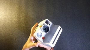 How to Load Polaroid Colour 600 Film into Polaroid Now