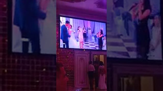 Адэля поет для сестры на свадьбе смотреть онлайн