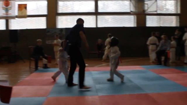 каратэ киокушинкай дети 5-6 лет бой riki-tiki