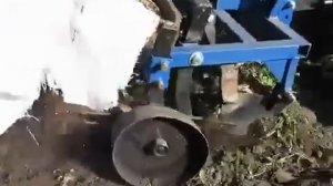Мотоблок Зубр и работа с картофелекопалкой.