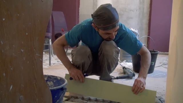 Как сделать ремонт бесплатно 66 серия Заделываем порог смотреть онлайн