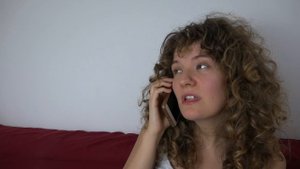 Француженка учит русский язык