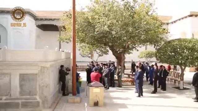 ИМАМ БУХАРИ ЗЕРТЕХЬ ЧЕЧЕНЦЫ ПРИБЫЛИ С ОФИЦИАЛЬНЫМ ВИЗИТОМ, ЧЕЧЕНЦЫ ЕСТЬ ЛИДЕРЫ ВСЕХ БОЖЕСТВЕННЫХ смотреть онлайн