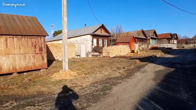 Начали ремонт двухэтажек. Страшные гаражи. Российская глубинка смотреть онлайн