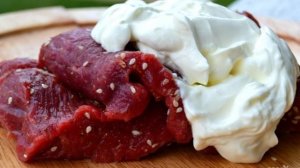 Говядина, запеченная с луком