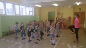 Вперед 4 шага, назад 4 шага