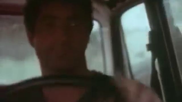 Игра без козырей (1981) - short car chase scene смотреть онлайн