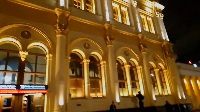 Ночная Комсомольская площадь, площадь трёх вокзалов. смотреть онлайн