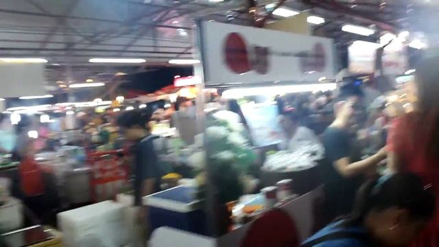 Самый большой ночной рынок на Пхукете смотреть онлайн