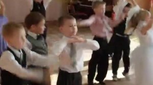 Флешмоб.Губки бантиком .В детском саду