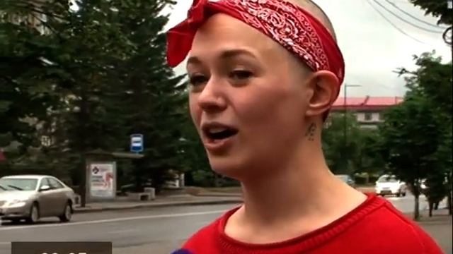 Настоящие болельщики: красноярска проиграла спор и побрилась налысо смотреть онлайн