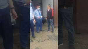 Агрессивный продавец рыбы в период нереста